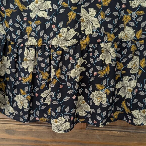 The Limited Women's Black Floral Peplum Long Sleeve Blouse. Size Medium - Picture 4 of 5